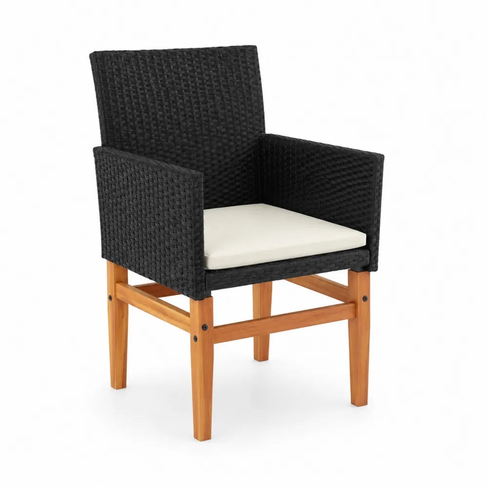 Sedia in rattan sintetico e legno con cuscino crema
